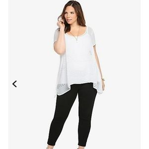 TORRID Laser Cut WHITE Sharkbite PLUS SIZE Top